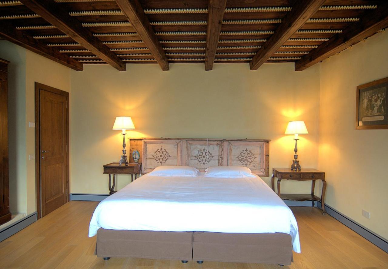 Palazzo Juvalta Bed & Breakfast Teglio Exterior photo