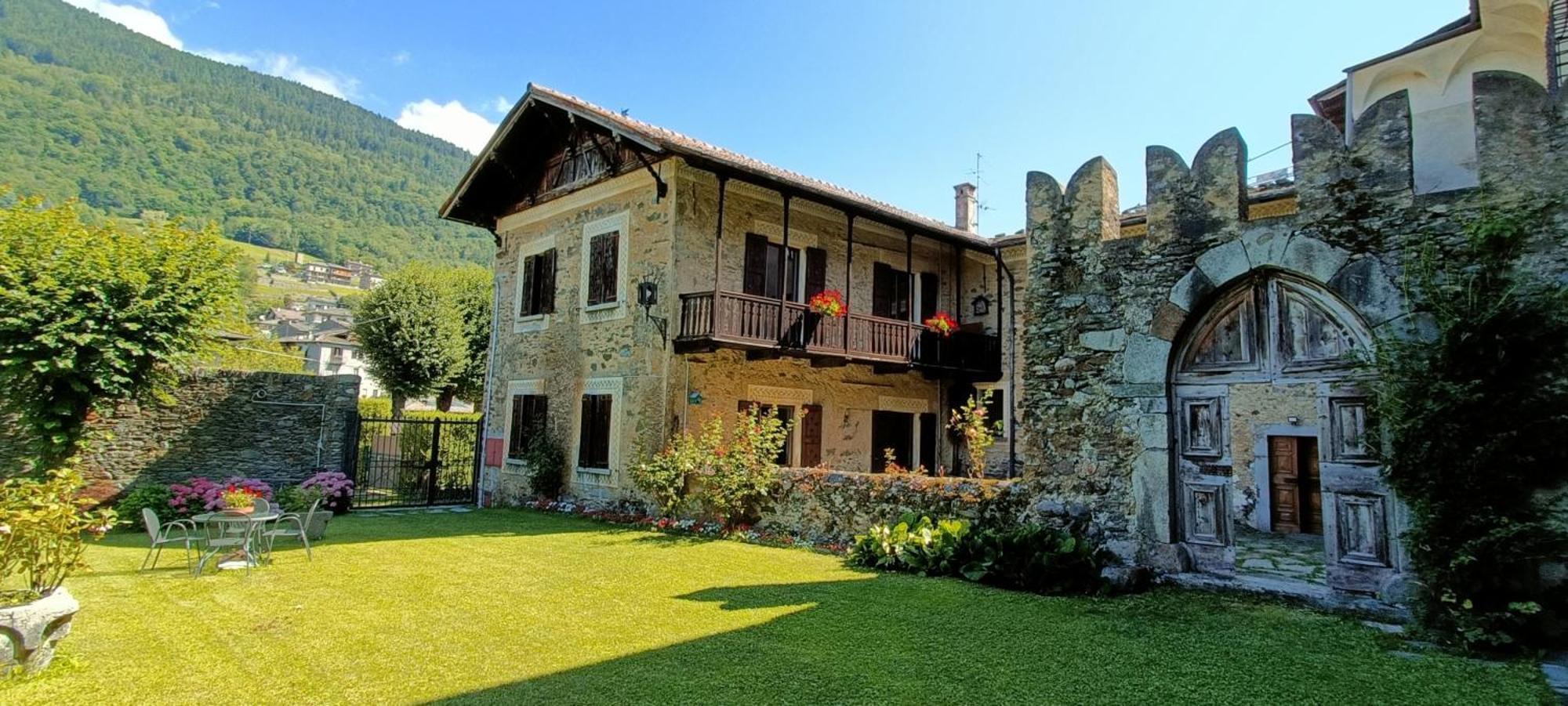 Palazzo Juvalta Bed & Breakfast Teglio Exterior photo